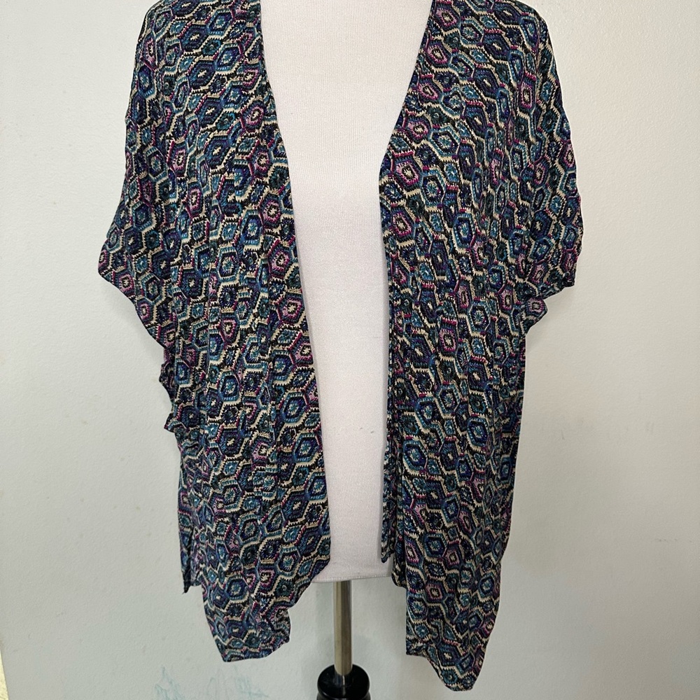 Open-Front Geometric Print Cape in Navy and Multi